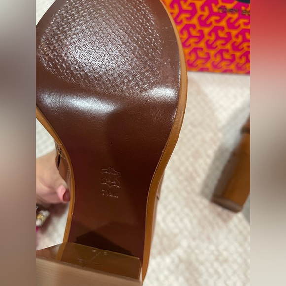 Tory Burch Gabrielle Royal Tan Booties Size 7.5 NIB - Picture 10 of 12